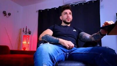 mightyaaron public webcam profile photo 2