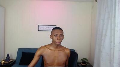 miiloo18 public webcam profile photo 2