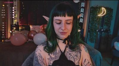 mika_moon_ public webcam profile photo 4
