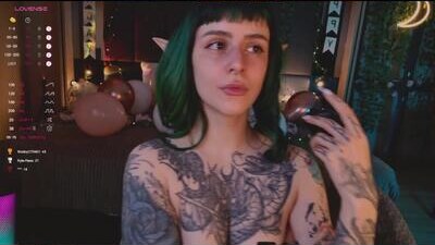 mika_moon_ public webcam profile photo 9