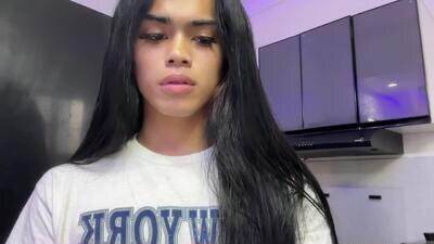 mika_pedersen public webcam profile photo 2