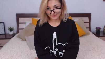 mikkalove public webcam profile photo 2