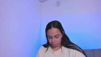 mila_chic public webcam profile photo 2