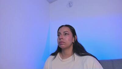 mila_chic public webcam profile photo 3