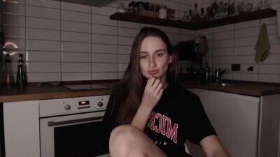 mila_kissss_ public webcam profile photo 2
