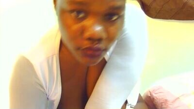 milah_v public webcam profile photo 4