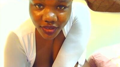 milah_v public webcam profile photo 6