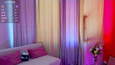 milaloove public webcam profile photo 6