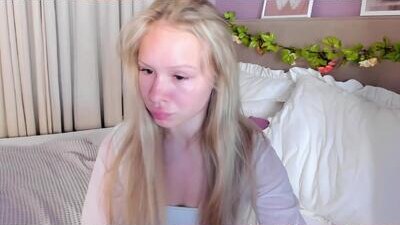 milana_r0se public webcam profile photo 7