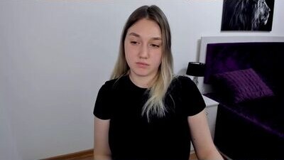 milanaanderson public webcam profile photo 7