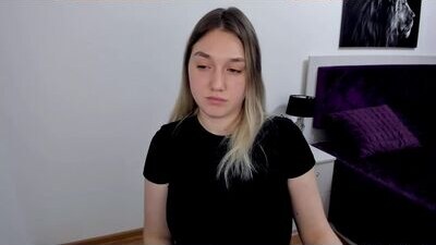 milanaanderson public webcam profile photo 8