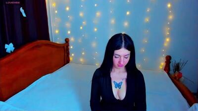milanasky421565 public webcam profile photo 2