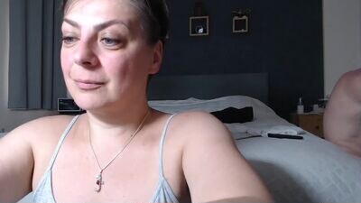 milfyanddaddy public webcam profile photo 3
