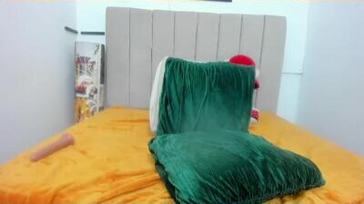 milky_emma18 public webcam profile photo 5