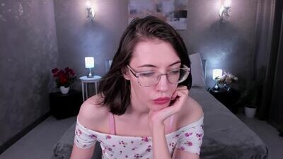 milky_jenny public webcam profile photo 7