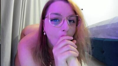 milkykandy public webcam profile photo 4