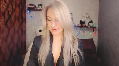 millaxqueen public webcam profile photo 4