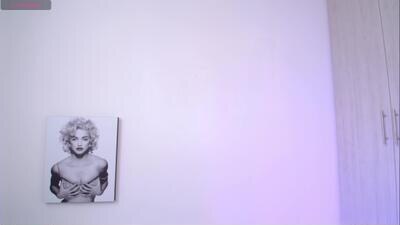 millie_bobby_ public webcam profile photo 3