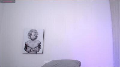 millie_bobby_ public webcam profile photo 10