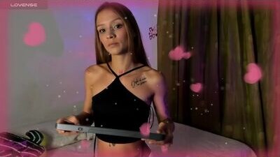 millie_burton public webcam profile photo 7