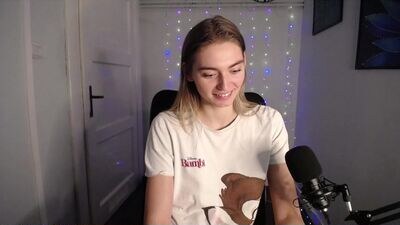 millie_lacroix public webcam profile photo 3