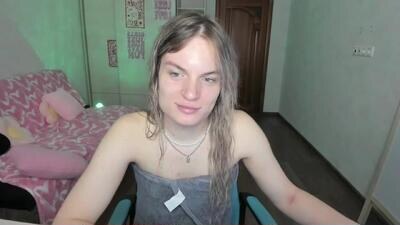 millikira006 public webcam profile photo 2