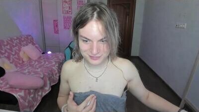 millikira006 public webcam profile photo 7