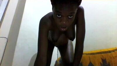 milly_miles public webcam profile photo 6