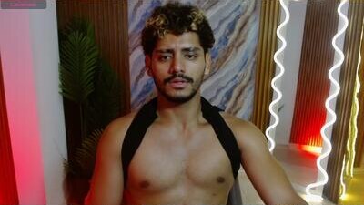 milo_tay public webcam profile photo 5