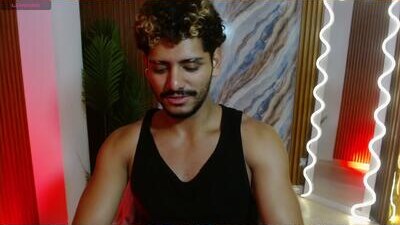 milo_tay public webcam profile photo 10