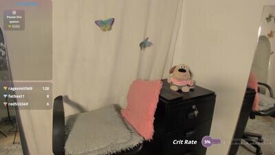 milysauria_ public webcam profile photo 3