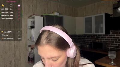 minmee public webcam profile photo 5