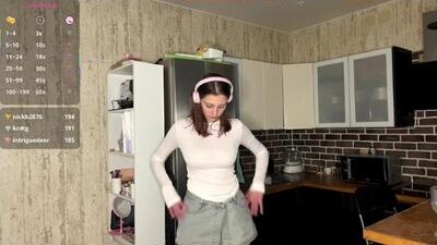 minmee public webcam profile photo 8