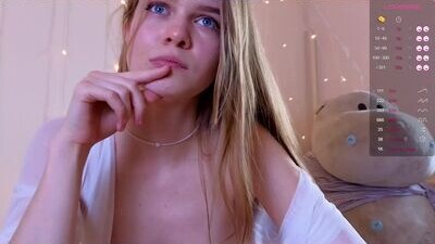 mira_dope public webcam profile photo 8