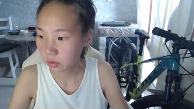 mira_g public webcam profile photo 3