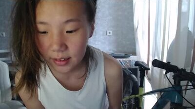 mira_g public webcam profile photo 7