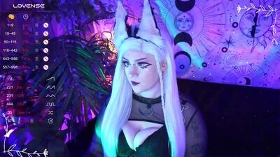 mirareed public webcam profile photo 2