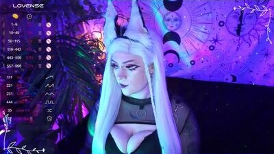 mirareed public webcam profile photo 6