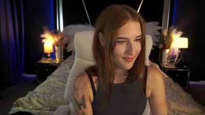 mirellember public webcam profile photo 4