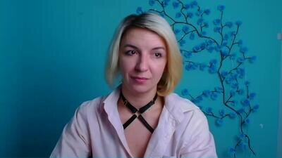 mishelle_blondie public webcam profile photo 3