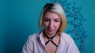 mishelle_blondie public webcam profile photo 5