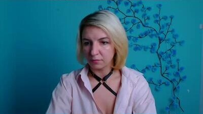 mishelle_blondie public webcam profile photo 6