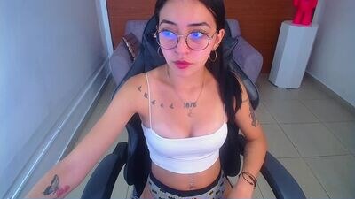 miss_andrea_t public webcam profile photo 3