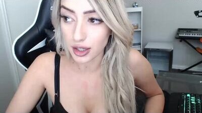 miss_bee public webcam profile photo 8