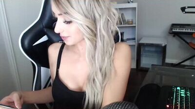 miss_bee public webcam profile photo 10
