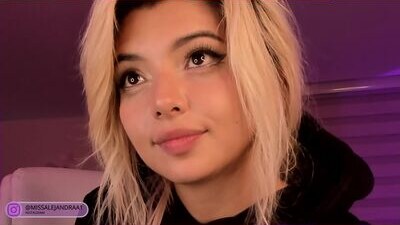 missalejandra1 public webcam profile photo 10