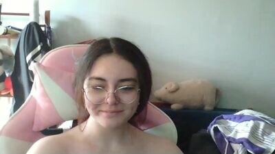 missis_mona public webcam profile photo 3