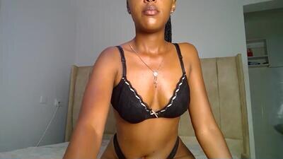 misslunah1 public webcam profile photo 4