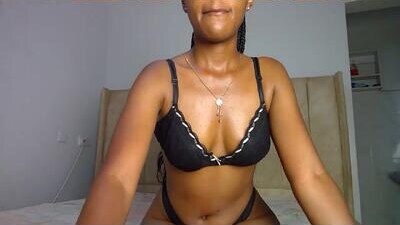 misslunah1 public webcam profile photo 5