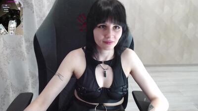 misty_dark public webcam profile photo 8